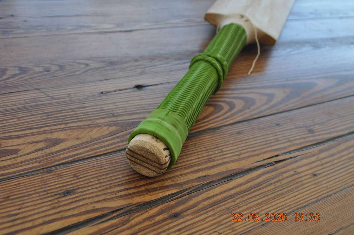 Cricket Bat (size SH)