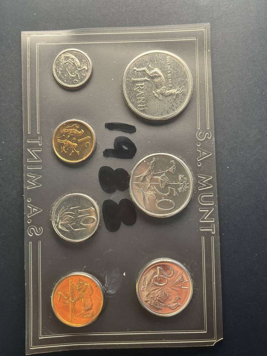 Scarce 1988 SA Mint Pack with nickel One rand to One Cent Mintage 6250