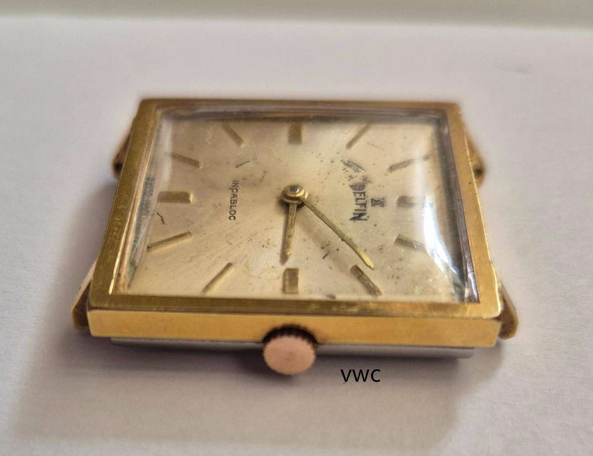 2 x Vintage men's manual wind watches - running