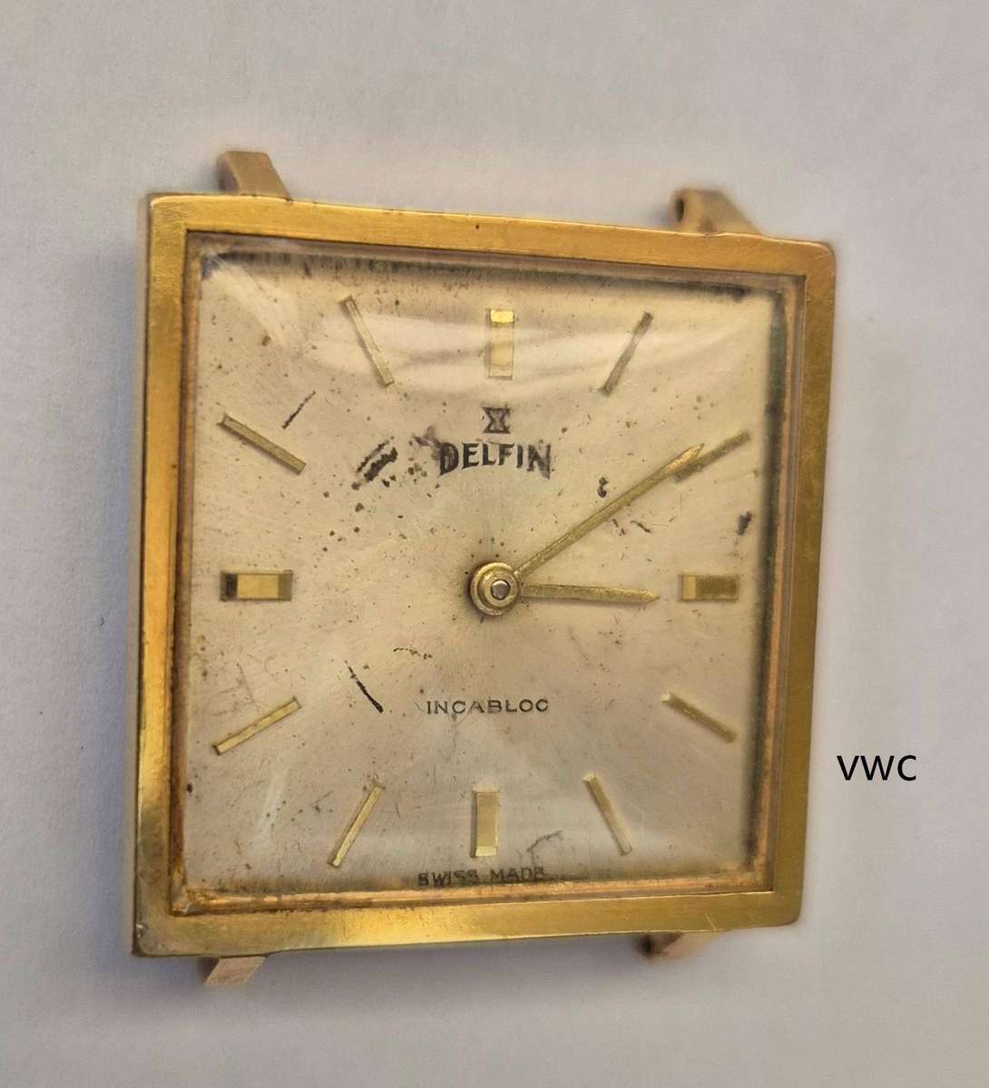 2 x Vintage men's manual wind watches - running