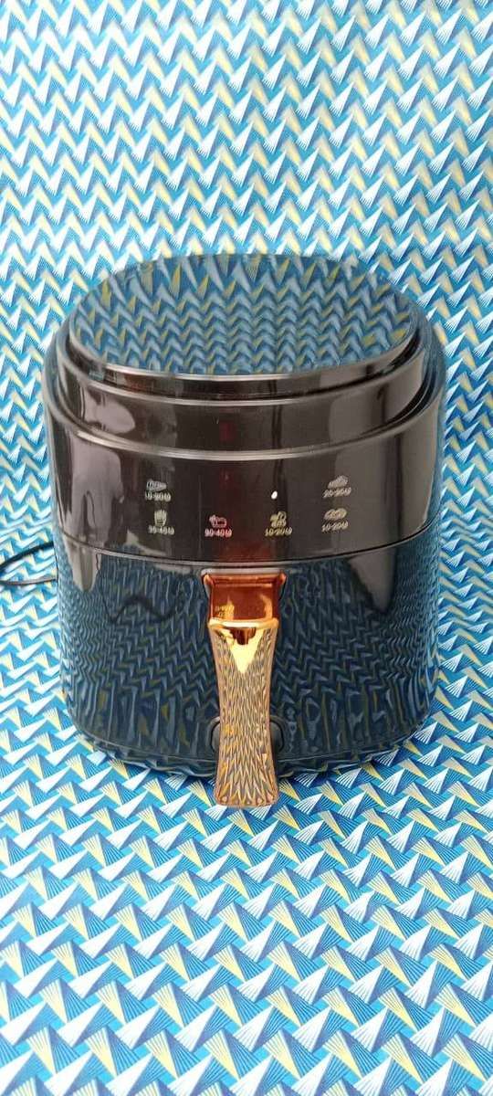 Silver Crest 6L Air Fryer Unboxed, New (Black)