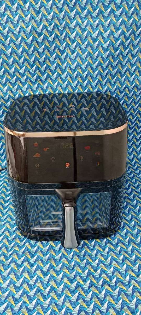 Silver Crest 8L Air Fryer (Gold Trim)