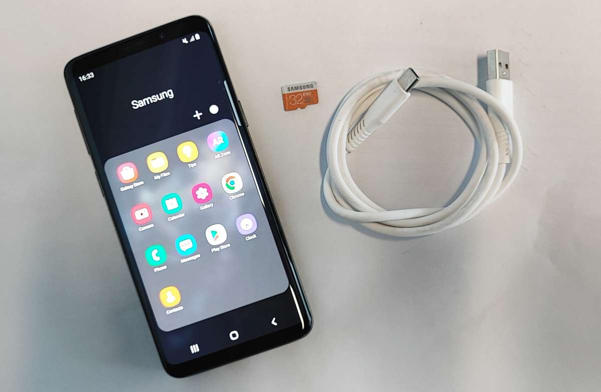 Samsung Galaxy S9 (Edge) 64GB, 32GB microSD card, read description