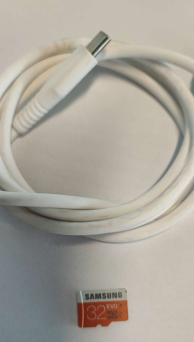 Samsung Galaxy S9 (Edge) 64GB, 32GB microSD card, read description