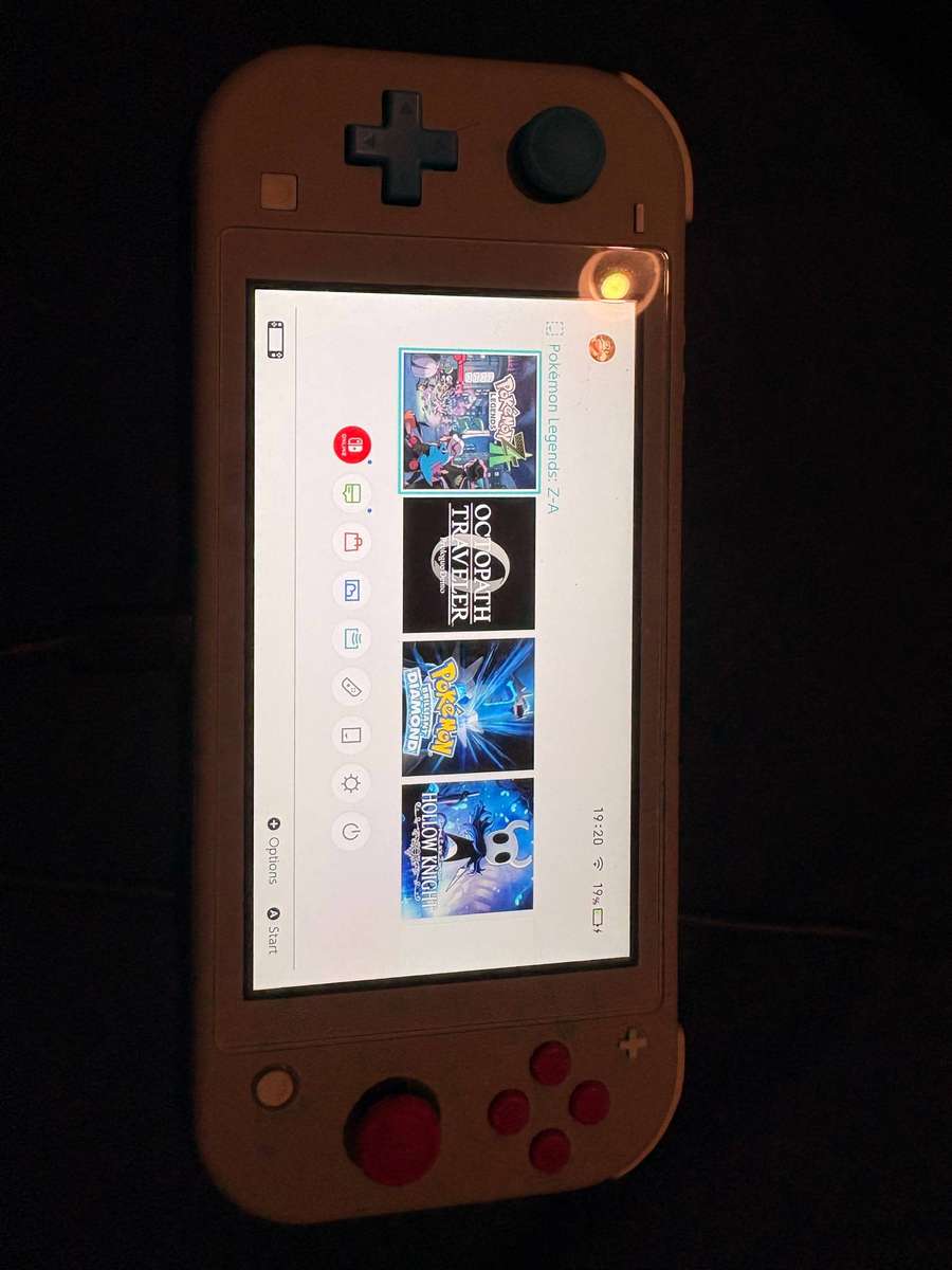 Nintendo Switch Lite Zacian and Zamazenta Edition - Excellent Condition