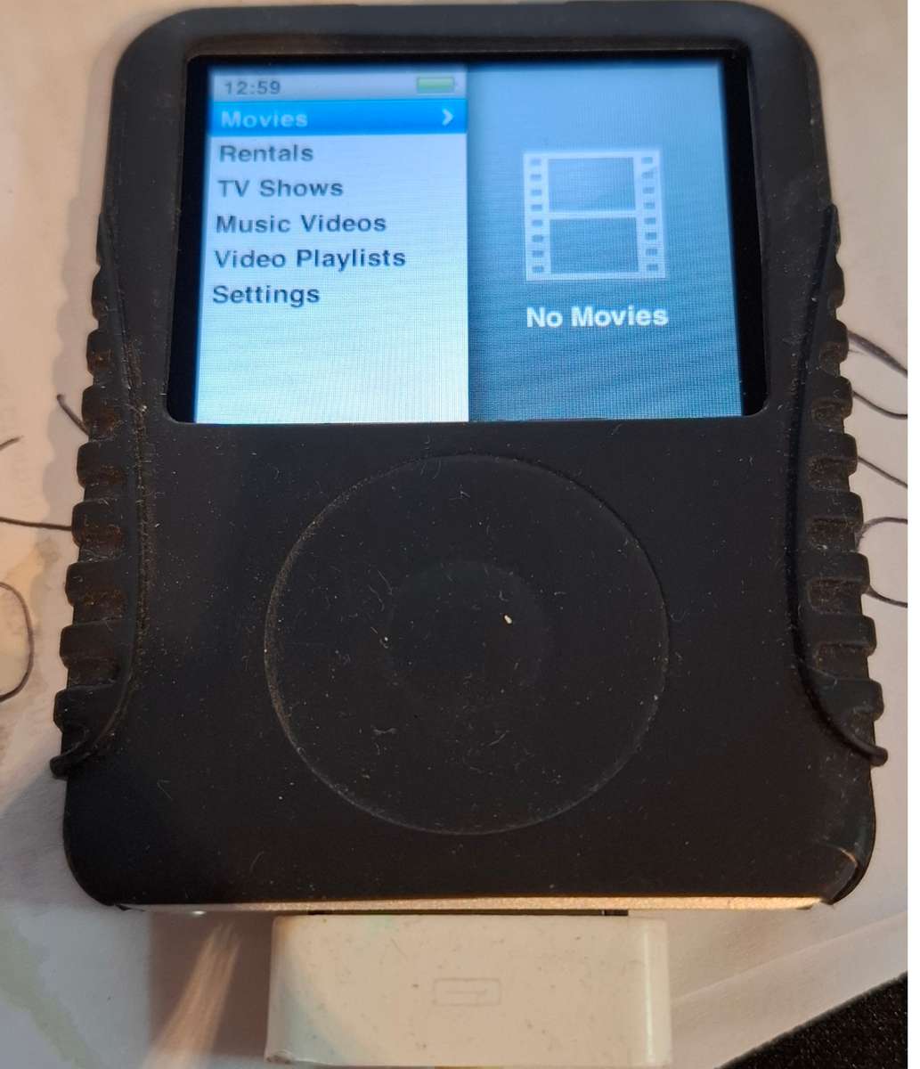 Ipod Nano 4Gb with cable
