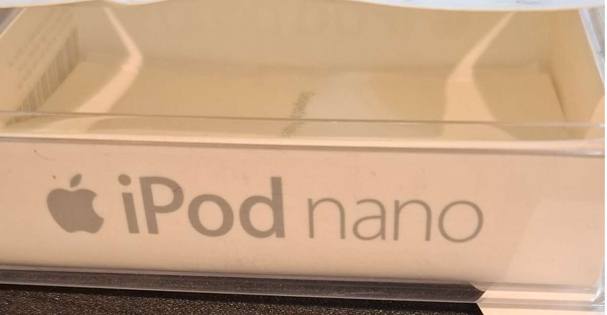 Ipod Nano 4Gb with cable