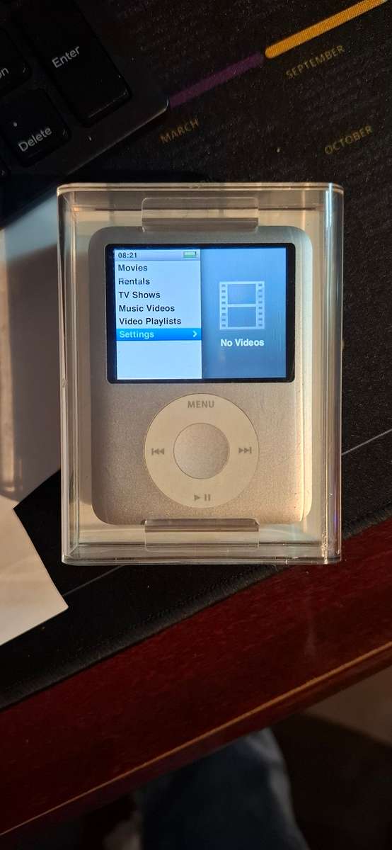 Ipod Nano 4Gb with cable