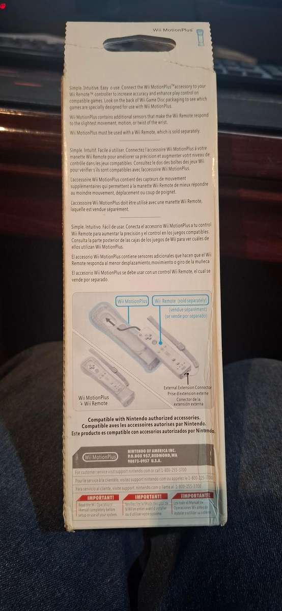 Wii motion plus 2 pack 2 Silicone sleeves and 2 adapters brand new