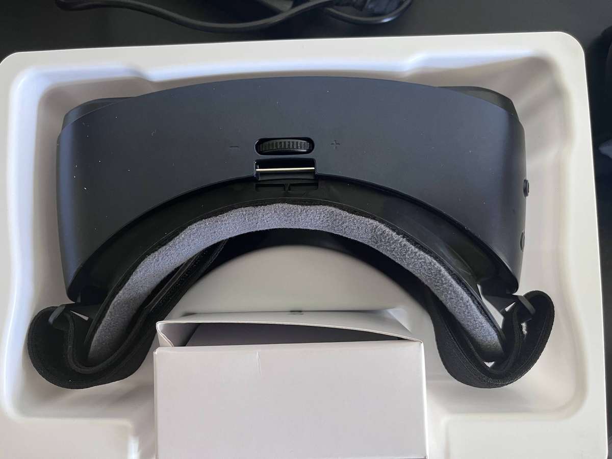Samsung Gear VR (Original Edition) - Like New In Box