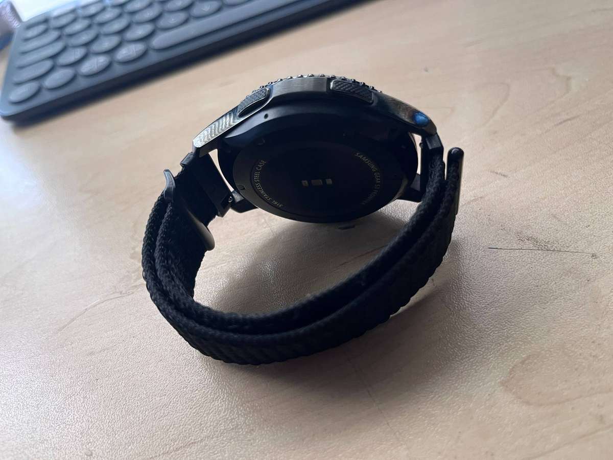 Samsung Gear S3 Smartwatch | With Charger | Rotating Bezel | Good Condition