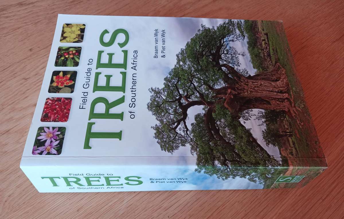 Field Guide to Trees of Southern Africa