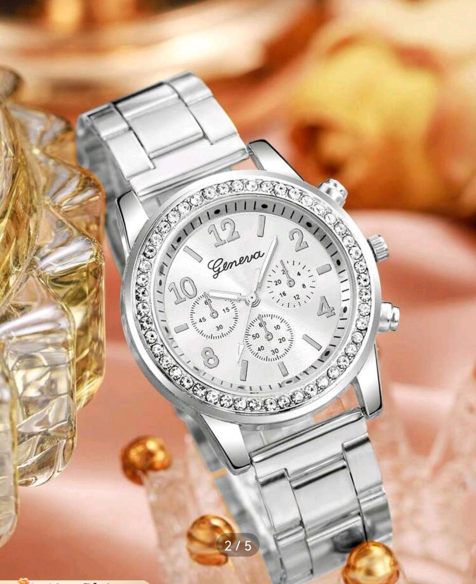 Wow amazing luxurious woman 5pcs Quartz Watch set