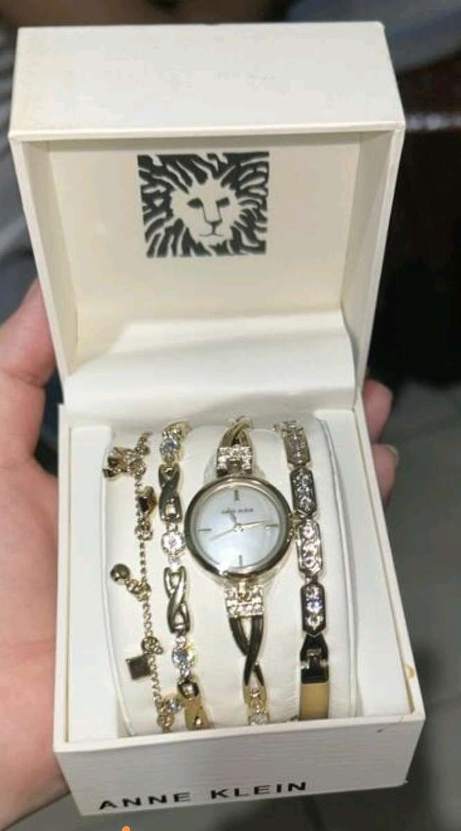 Anne Klein Women gold plated watch set