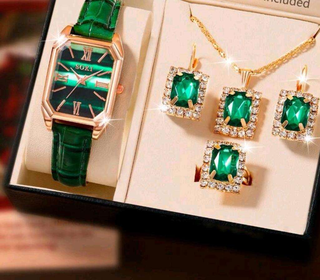 Wow amazing luxurious woman Quartz Watch set