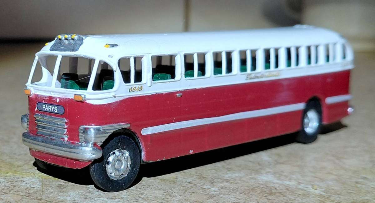SAR 1947 Brill bus in HO Scale - PARYS  # 6849
