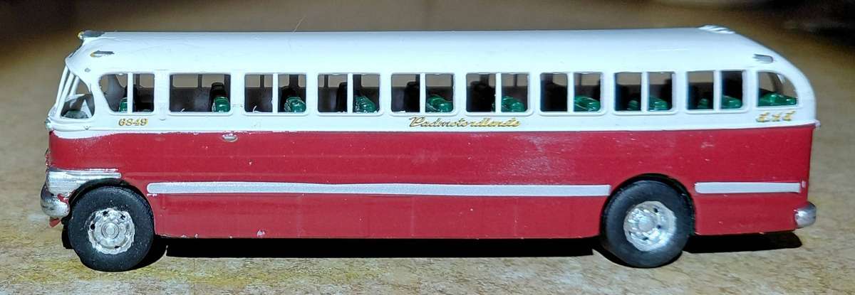 SAR 1947 Brill bus in HO Scale - PARYS  # 6849