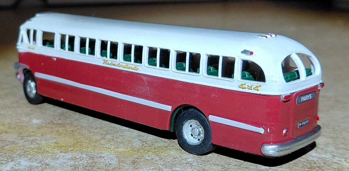 SAR 1947 Brill bus in HO Scale - PARYS  # 6849
