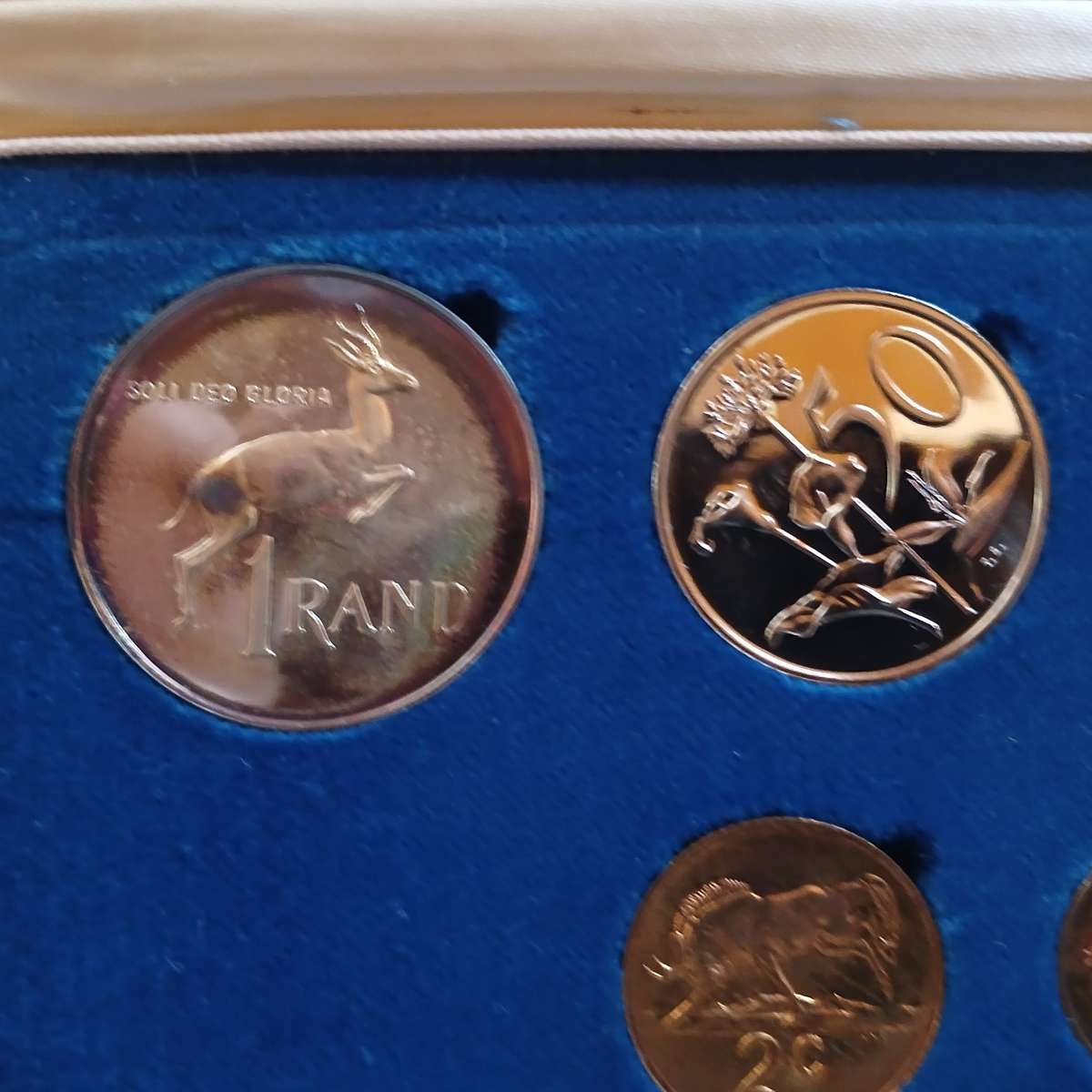 1976 SOUTH AFRICAN BLUE PROOF COIN SET WITH SILVER R1