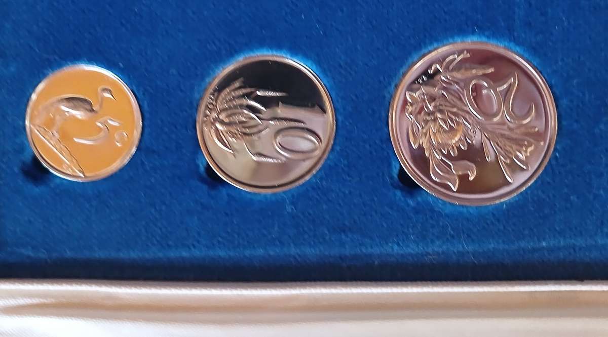 1976 SOUTH AFRICAN BLUE PROOF COIN SET WITH SILVER R1