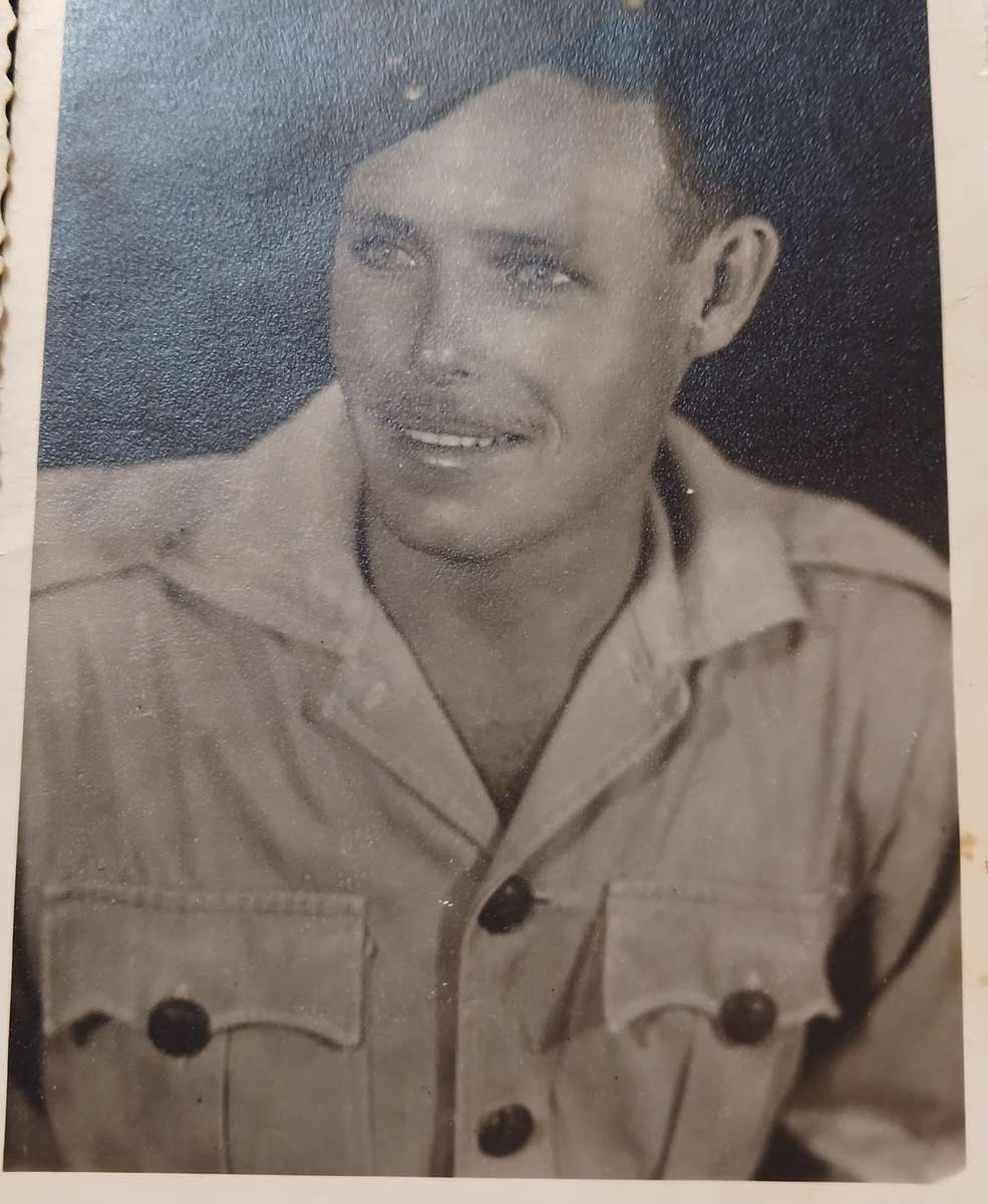 5 X WW2 ENGRAVED MEDALS WITH RIBBON BAR,PHOTOS & LETTER REGARDING DEATH FOR 10019 E. HAVINGA