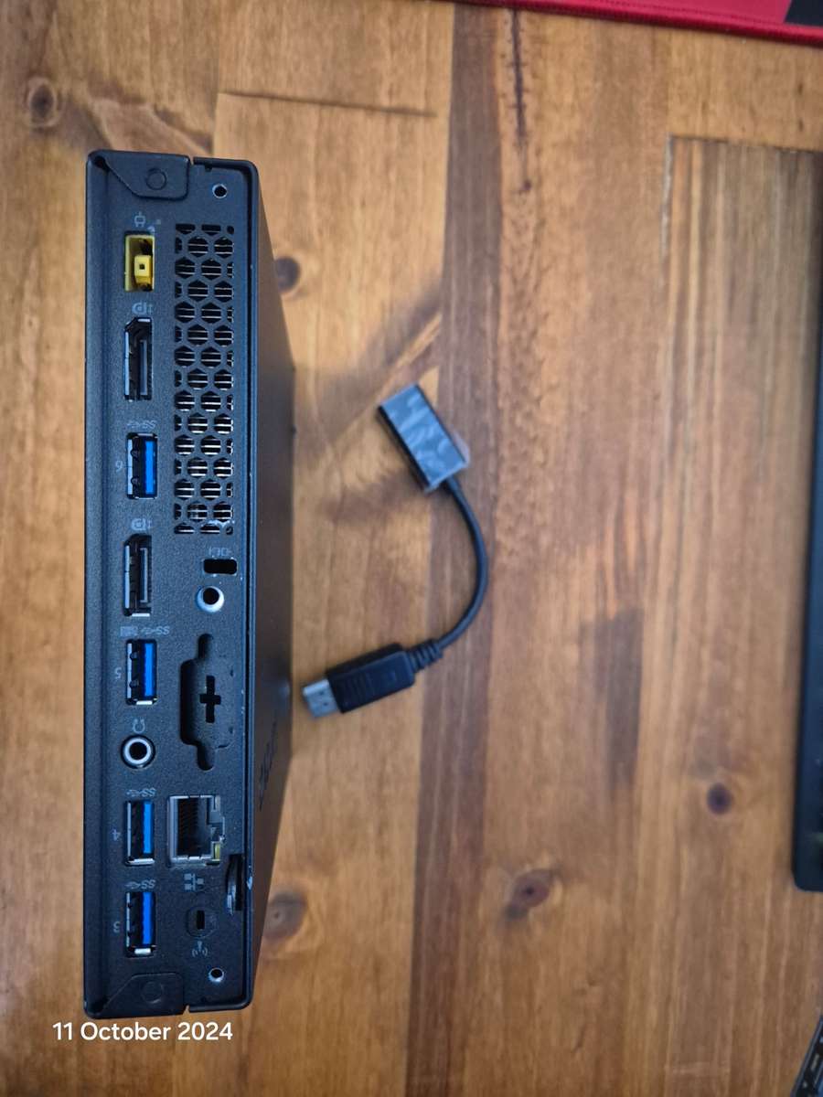 Lenovo ThinkCentre M900 Tiny Core I3 6th gen