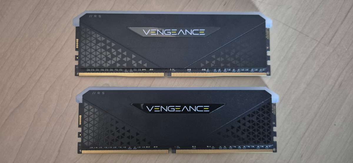 VENGEANCE RGB RS 32GB (2 x 16GB) DDR4 DRAM 3600MHz C16 RAM