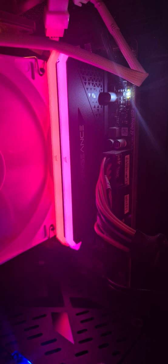 VENGEANCE RGB RS 32GB (2 x 16GB) DDR4 DRAM 3600MHz C16 RAM