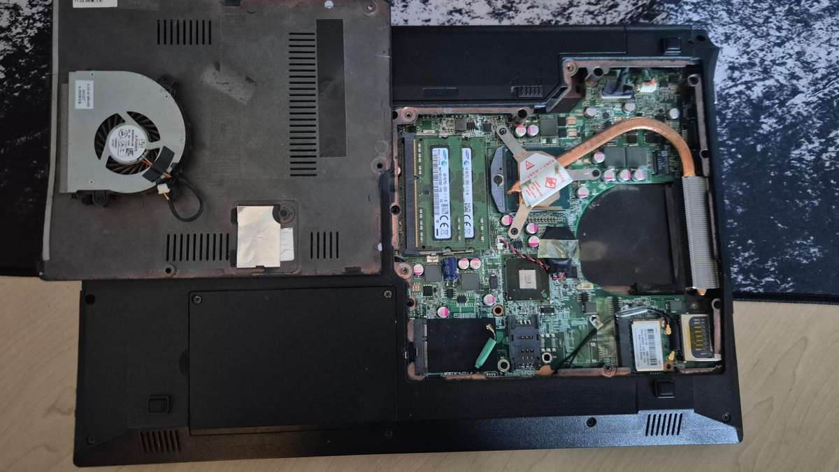 Mecer Xpression W251HU spares or repair