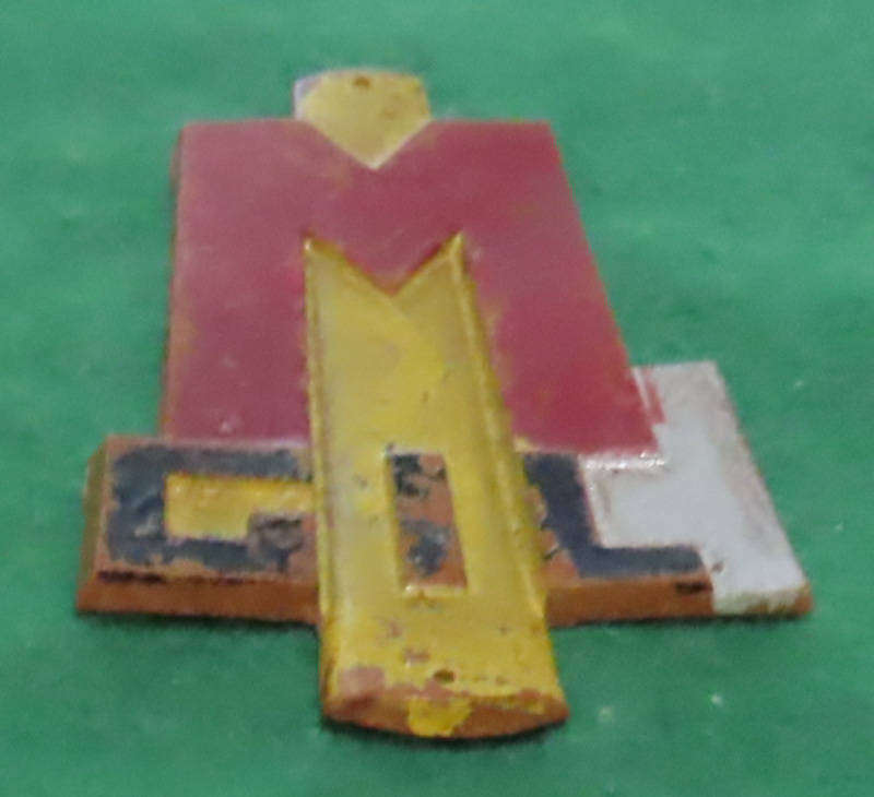 Italy -  WWII - Fascist Youth Badge - Scarce