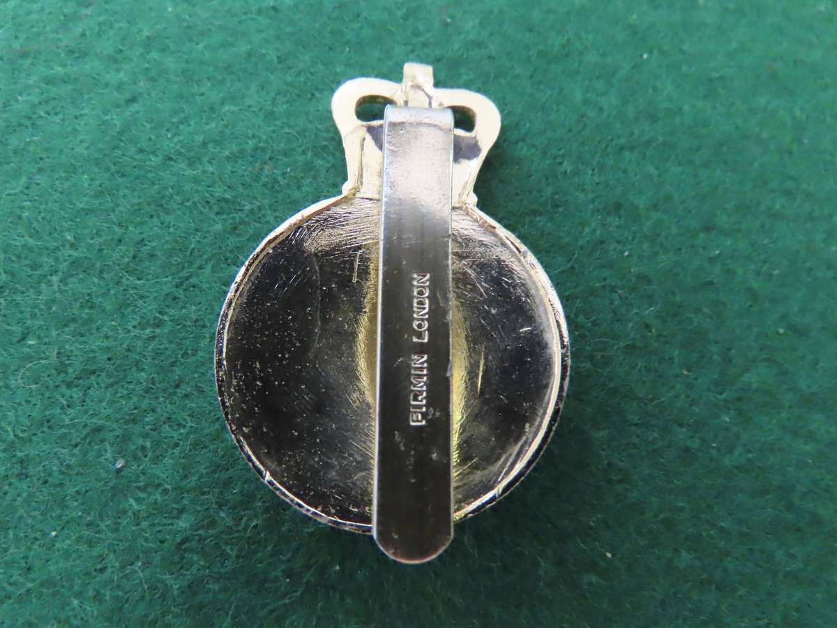 Great Britain - 7th Queens Own Hussars - Bi Metal Staybrite Cap Badge