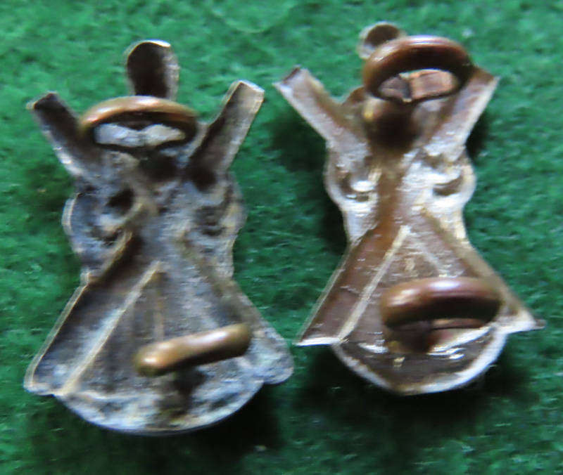 Great Britain - Royal Highland Regiment - Pair Collar Badges