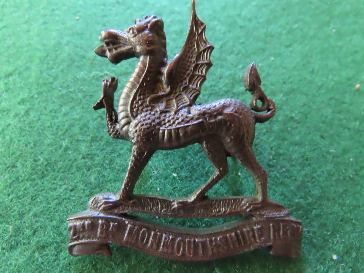 Great Britain  - 2nd Battalion Montmouthshire Regiment - Officers Cap Badge