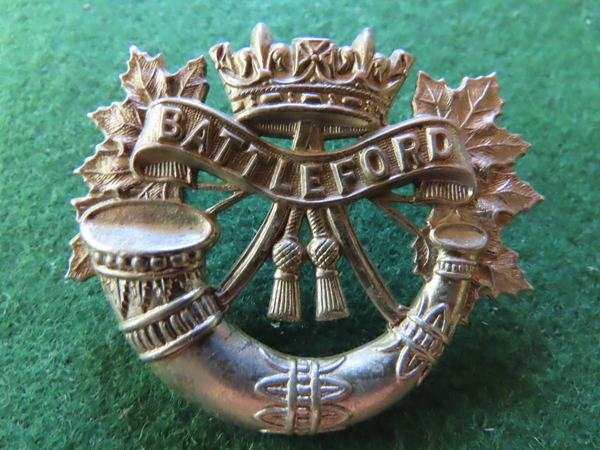 Canada - Battleford Regiment - White Metal Cap Badge