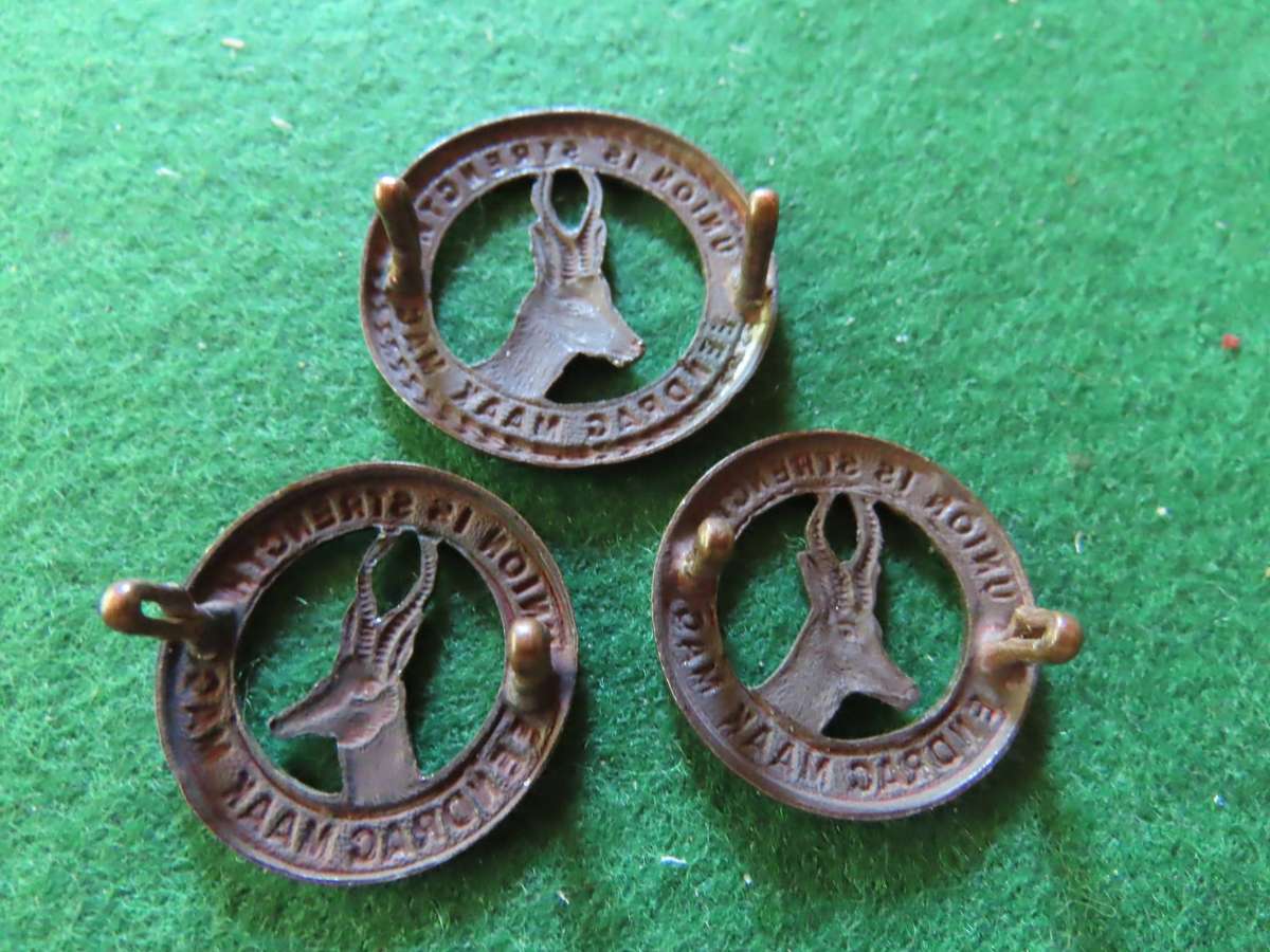 South Africa - Army - WWII - SA Infantry Cap and Collar Badges
