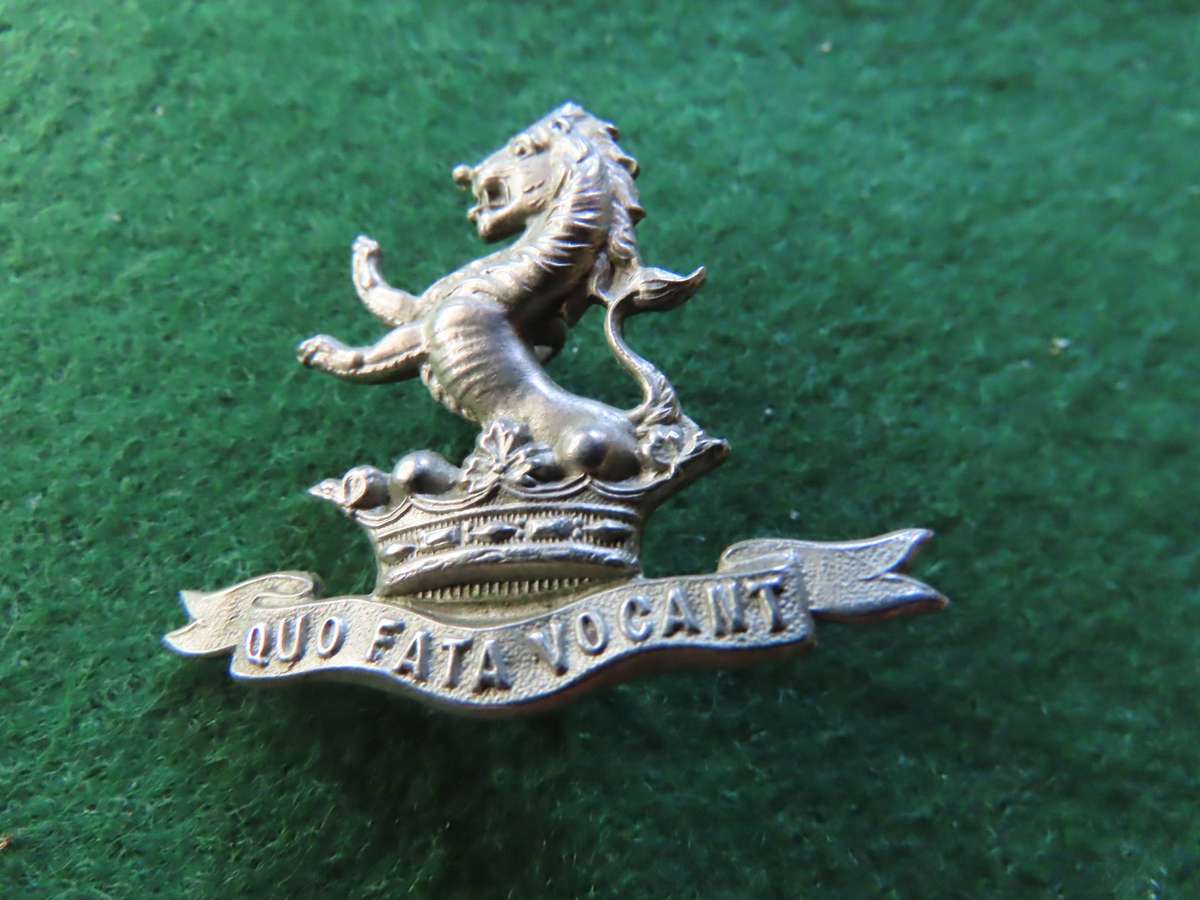 Great Britain  - 6th Dragoon Guards Collar Badge