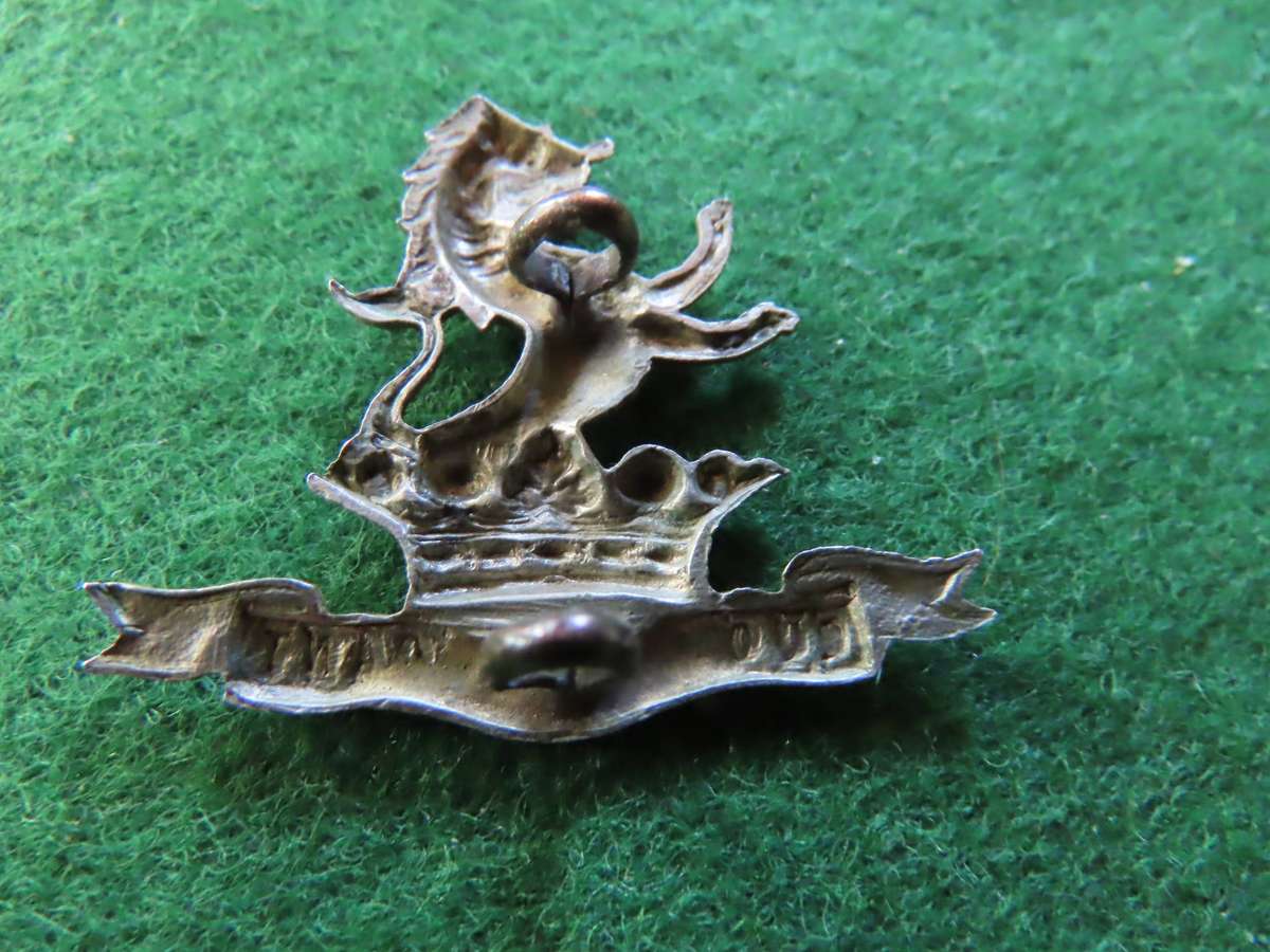 Great Britain  - 6th Dragoon Guards Collar Badge