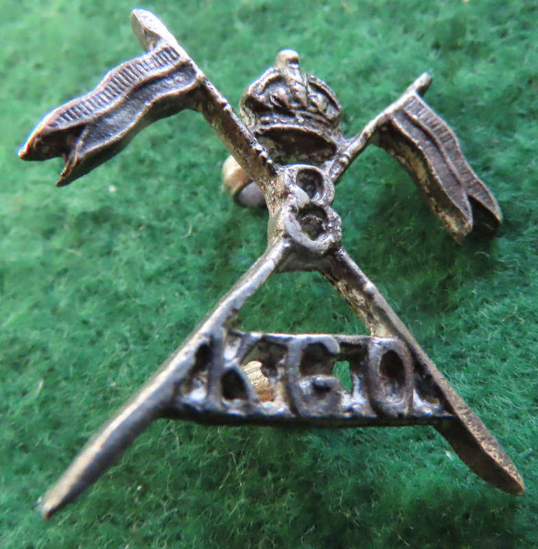Great Britain - 8th Kings Own Light Cavalry - Cap Badge