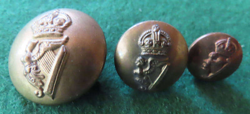 Great Britain - Irish Guards - 3 Buttons K/C - 24, 18 and 14mms