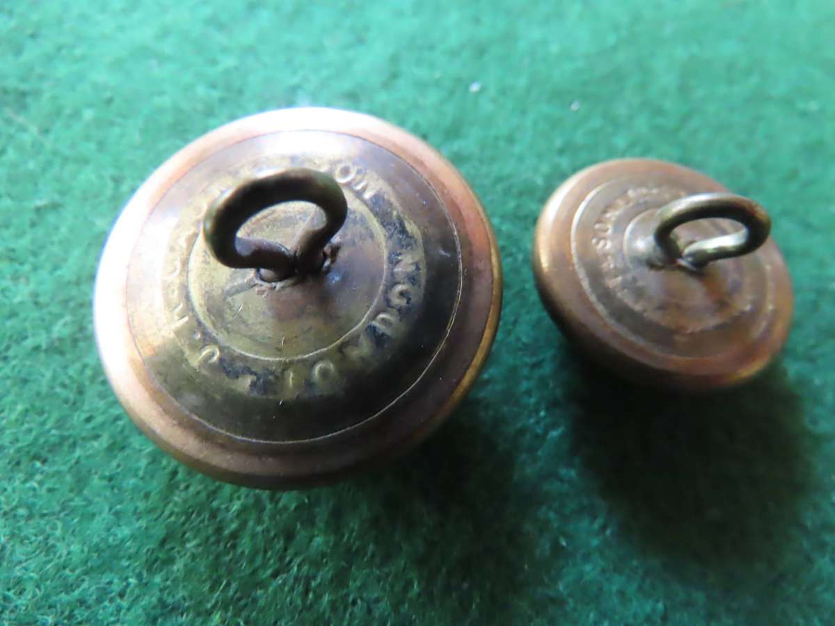 Great Britain - Middlesex Regiment- 2 Buttons - 24, and 18mms