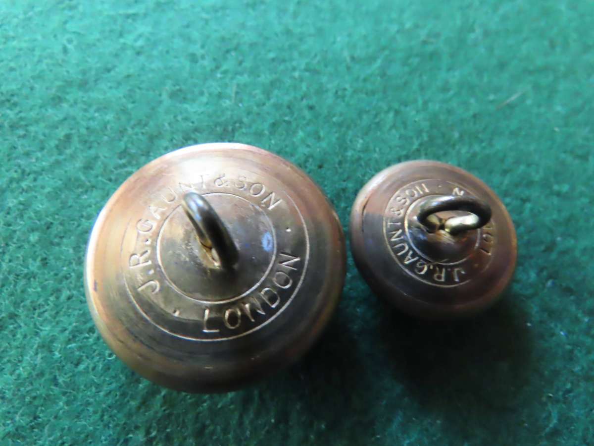 Great Britain - Royal Warwickshire Regiment - 2 Buttons K/C - 24, and 18mms