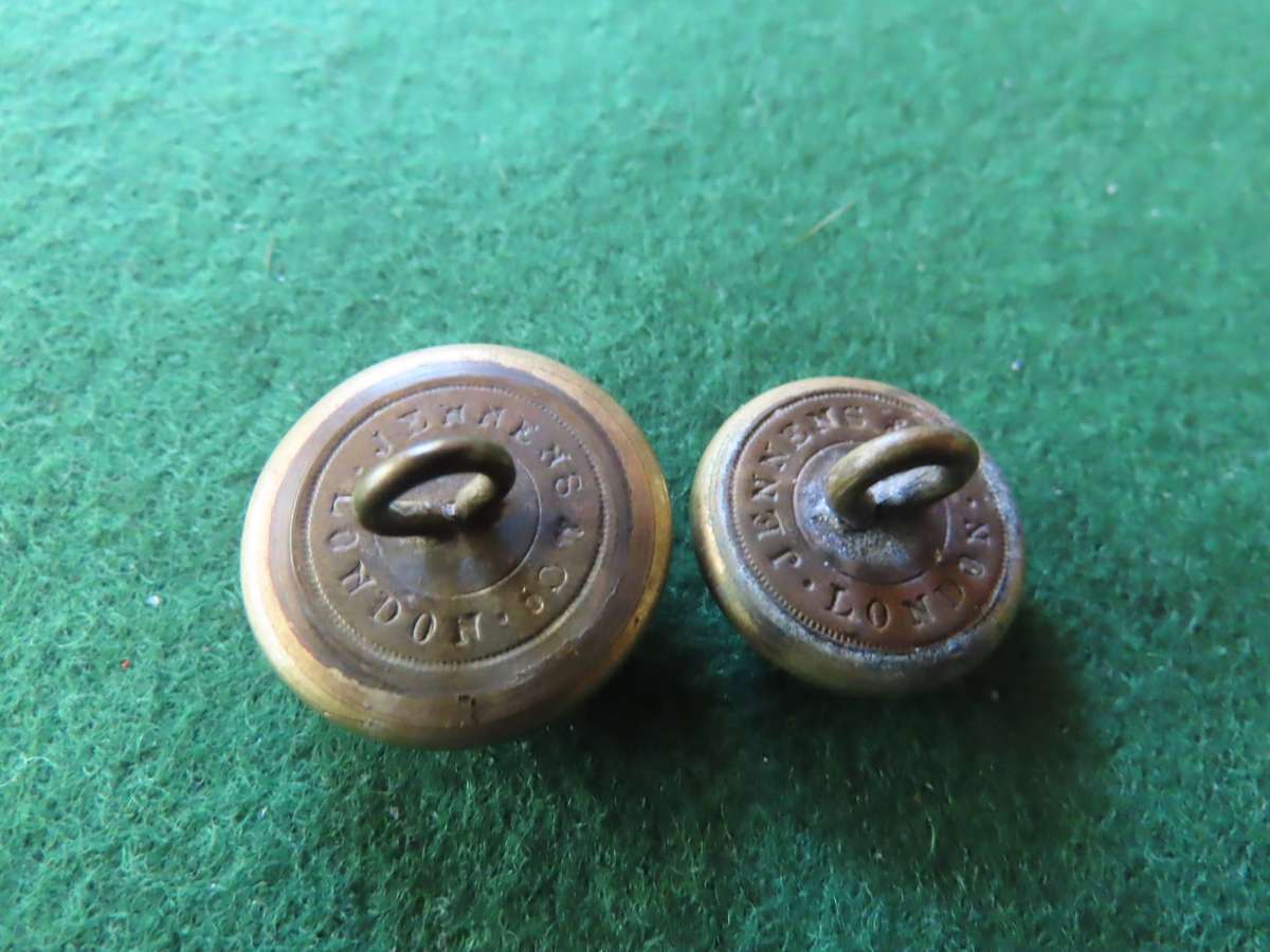 Great Britain - 21st Lancers- 2 Buttons - 22, and 18mms  K/C
