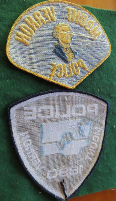 USA -2 Mount Vernon Police Cloth Patches