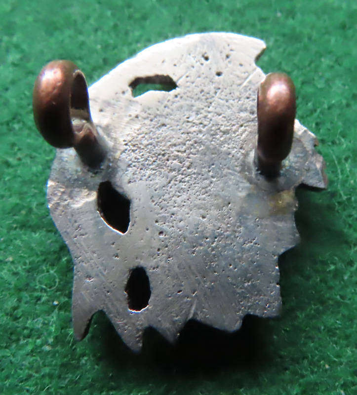 Great Britain -Artists Rifles Collar Badge - QVC