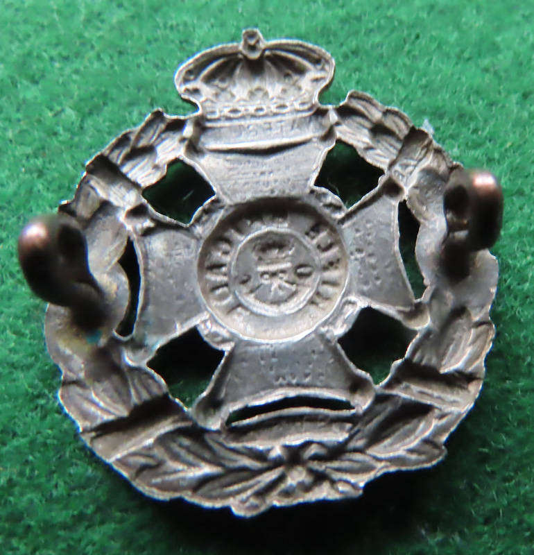Great Britain -  Rifle Brigade Collar Badge QVC