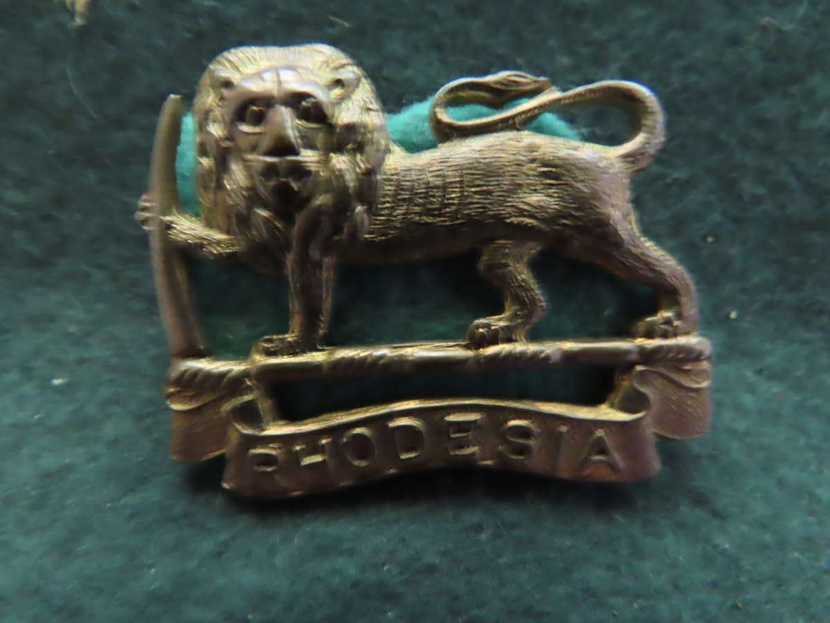 Rhodesia  -WWII - General Service Corps Cap Badge