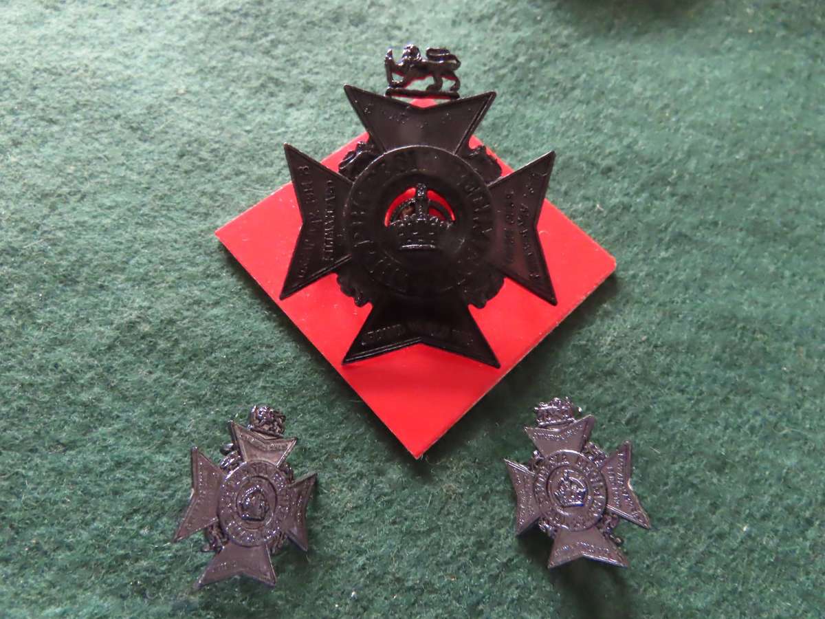 Rhodesia - Bush War -Depot  Rhodesia Regiment Recruit Cap and Collar Badges
