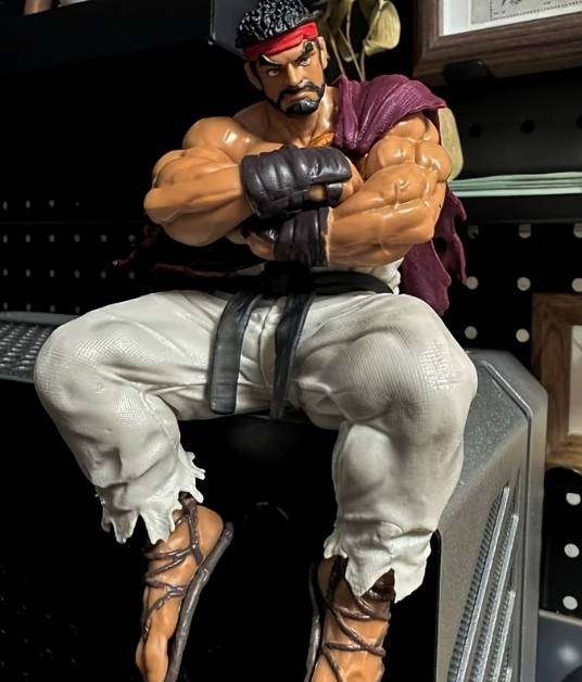 Street Fighter: Sitting Ryu Figure 14cm