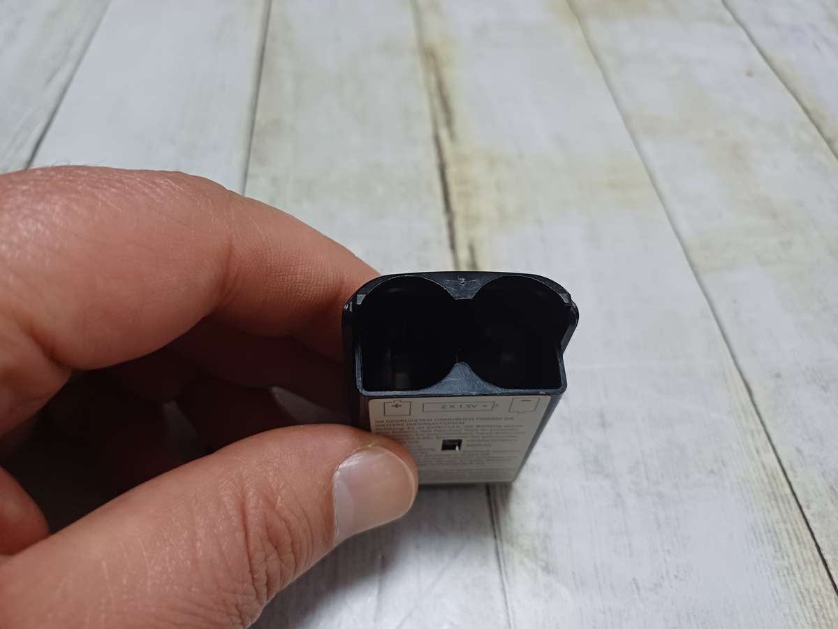 Large lot of XBox 360 items incl. Working console, Kinnect, Games, Remotes etc. See description!