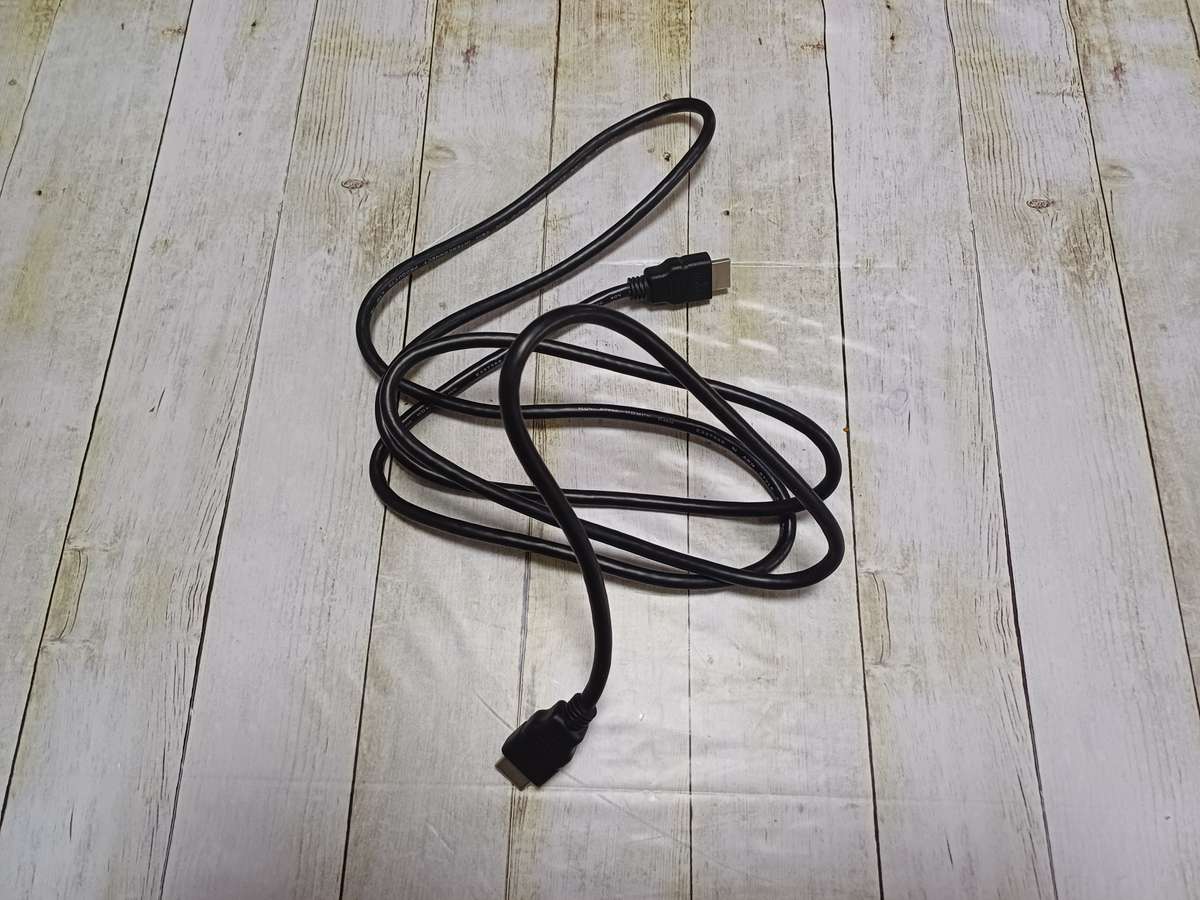 Large lot of XBox 360 items incl. Working console, Kinnect, Games, Remotes etc. See description!